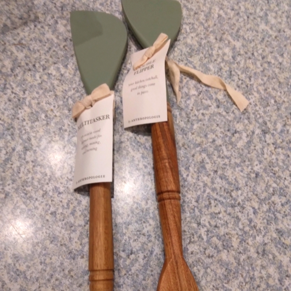 2 pair Spoons